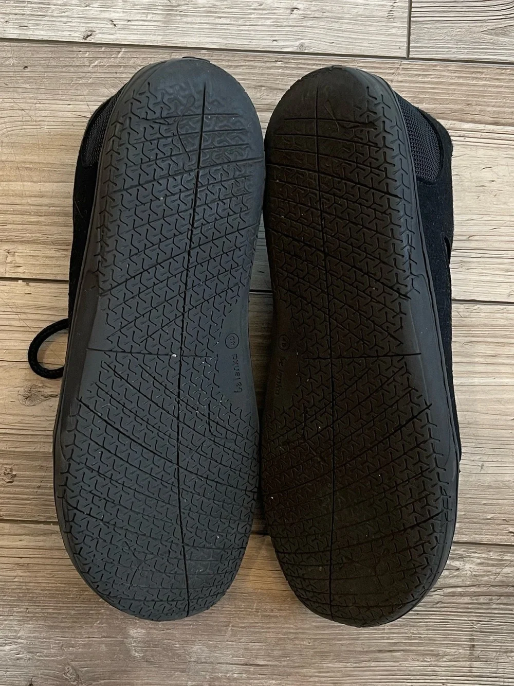 Be Lenka | Whiz Barefoot Shoes | Size: US 7.5 (EU 40)